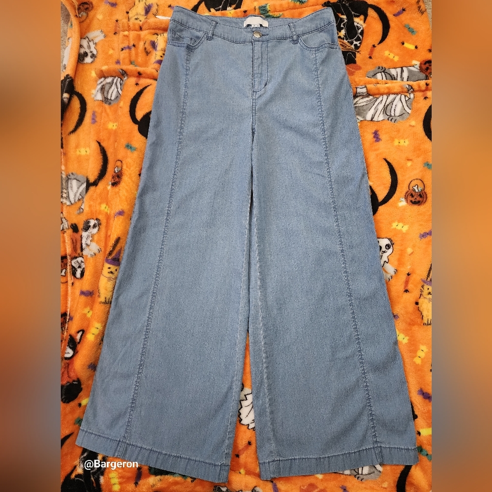 Wide leg jeans